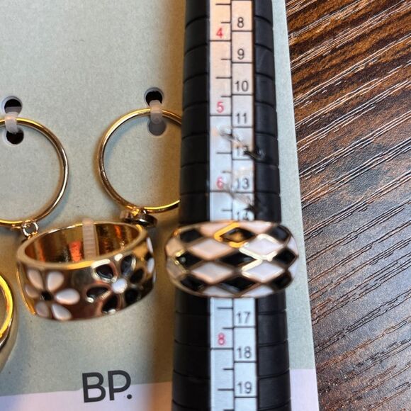 BOGO 🌟Nordstrom BP Five-Pack Gold Tone Rings - Picture 2 of 6